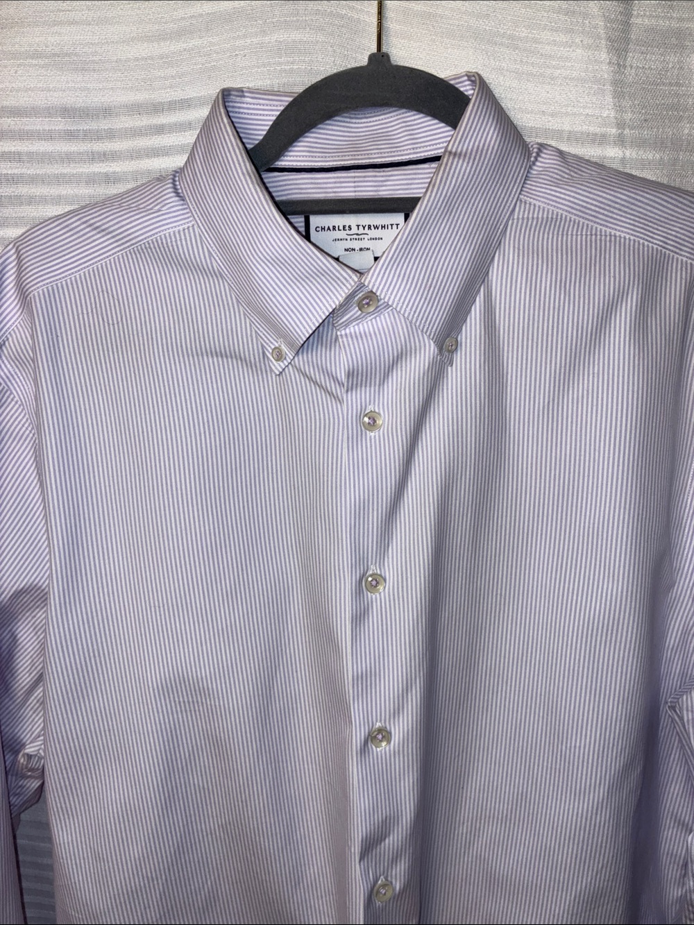 Charles Tyrwhitt, Men’s 16.5/36, Lavender Thin-Stripe Button-Down Dress Shirt